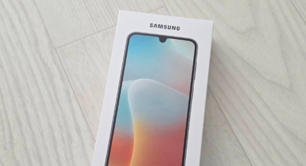 갤럭시 와이드8 게임 성능 무선충전 스펙 가격 삼성폰 정보